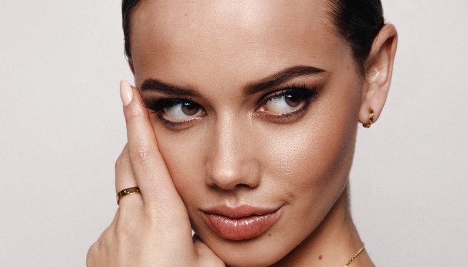 Krásné šperky a sexy žena: To je Cartier a Gášpárová