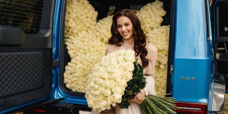 Gášpárová není sobecká: O spoustu růží k narozeninám se podělila se sestřičkami