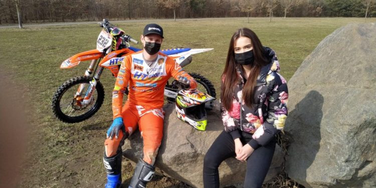 Hvězda Dakaru Michek povozil Gášpárovou, ta si ho pozvala do pořadu UKAŽ SE!