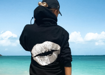 KissMe by Simona: Rudou pusu doplňuje černá a bílá, vše na bySimona