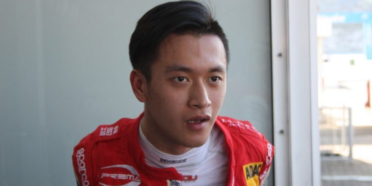 První Číňan v F1: Za 10 milionů eur mohl Zhou letět i na Měsíc