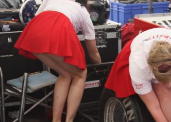 Monako Historique: Děvčata mezi šikanou u koupaliště, kasinem a boxy