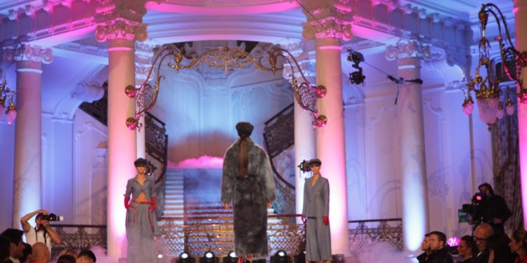 TOP FASHION WEEK 2022: Tohle si nemůžete nechat ujít