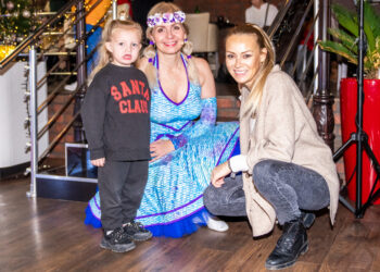 Úspěšná dětská písničkářka Míša Růžičková pokřtila nové DVD: Kmotrami byly známé české maminky