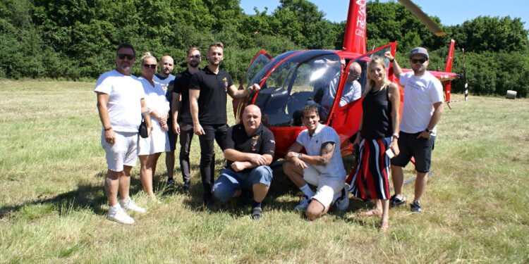 Mister Beach Jan Balšán se chystá na leteckou show Legendy Nebes